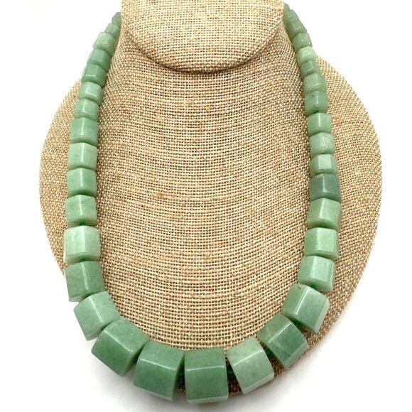 Vintage Green Jade Jadeite Hexagon Bead Necklace Double Hand Knotted Statement - Picture 2 of 9